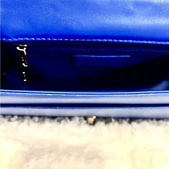 Beautiful Badgley & Mischka Quilted Blue Chain Shoulder Bag MSRP $99 - Picture 4 of 7